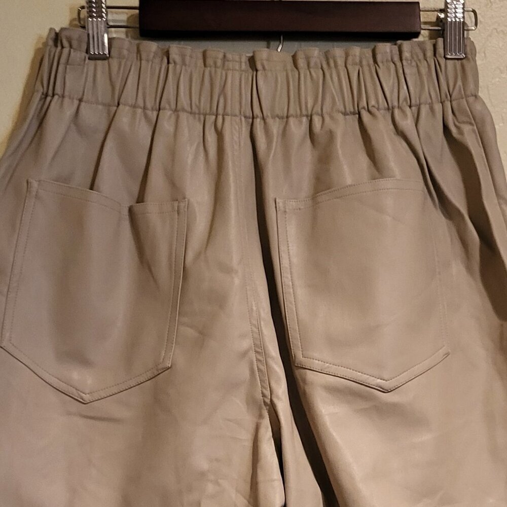Modern Citizen Women’s Tan Kipp Paperbag Vegan Leather Shorts Size Medium NWOT - Picture 9 of 12